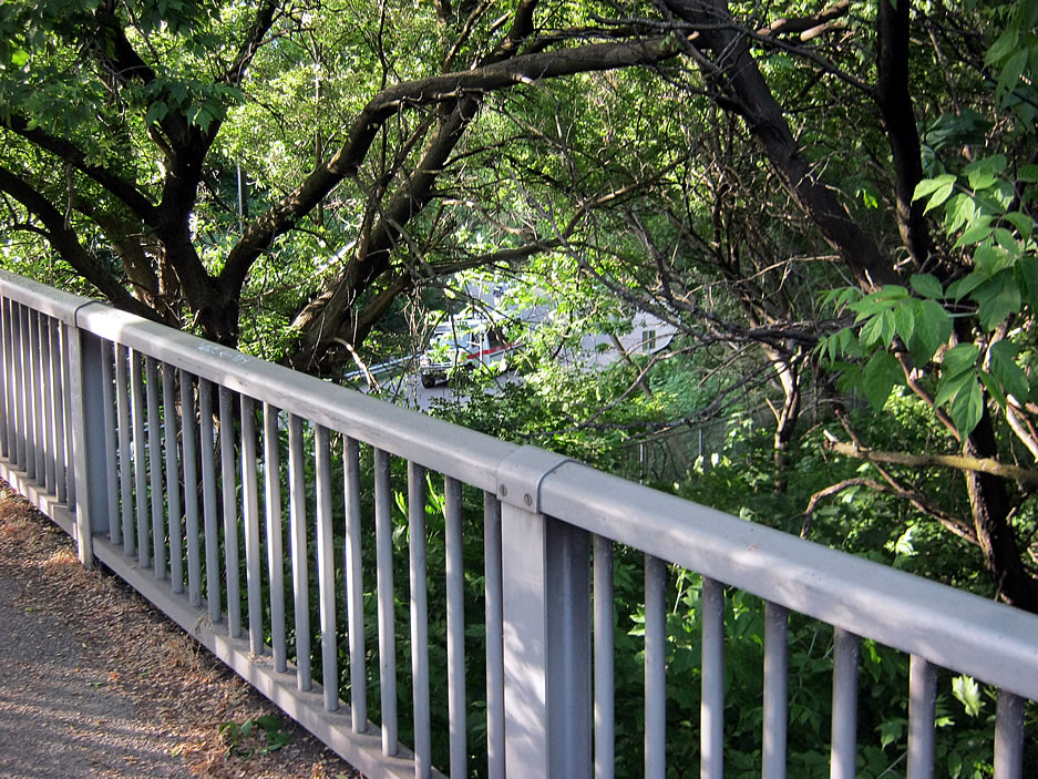 DVP northbound ramp from Royal Drive footbridge